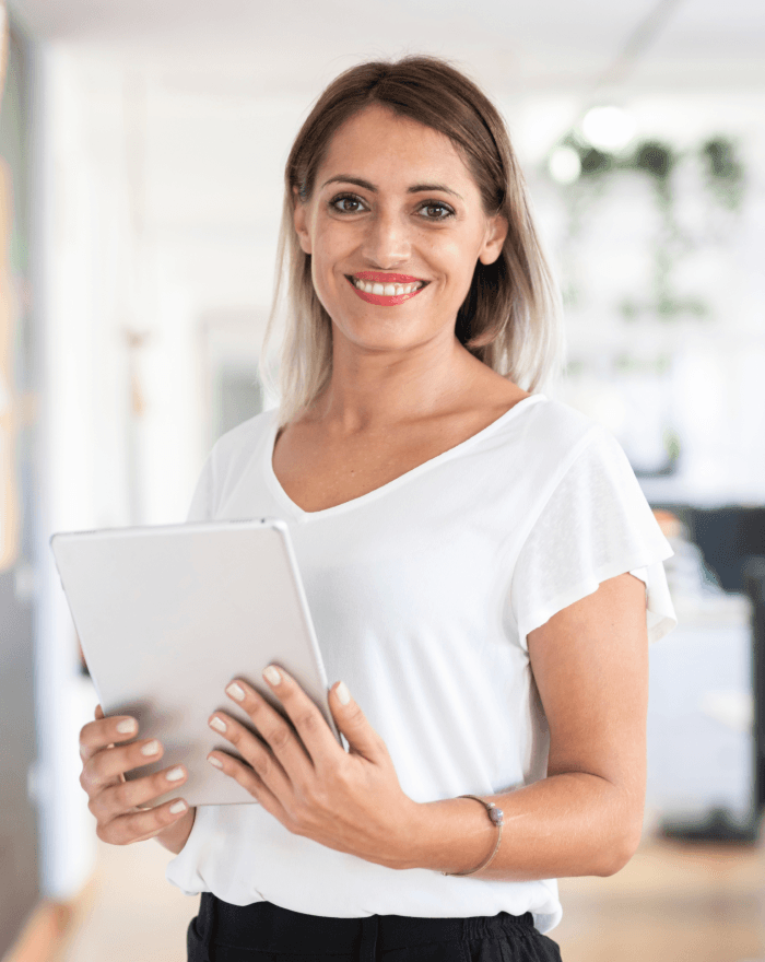Portrait woman using tablet